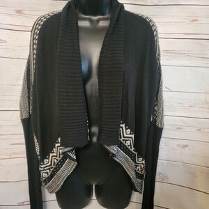 Eyeshadow Black and Gray Cardigan Sweater